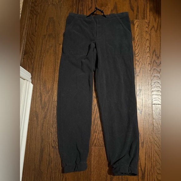 Orvis men’s Black Fleece Jogger Pants with tight bottom and buckle top pockets - Picture 1 of 8
